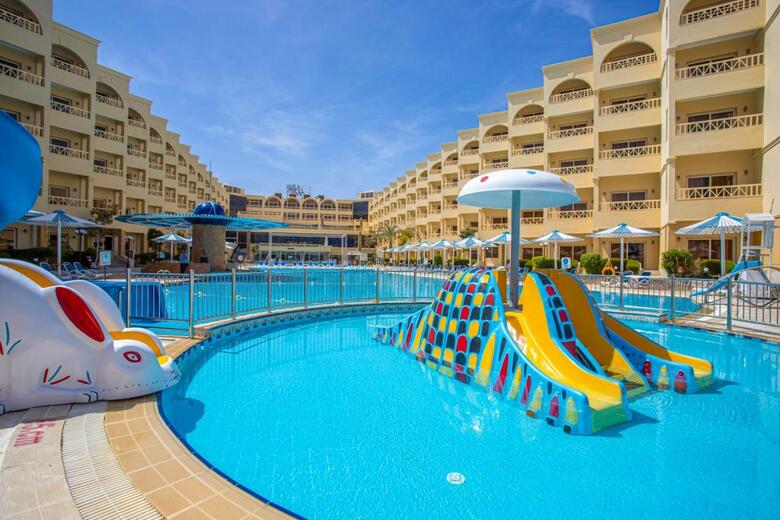 Amc Royal Hotel