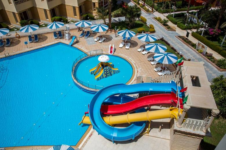 Amc Royal Hotel