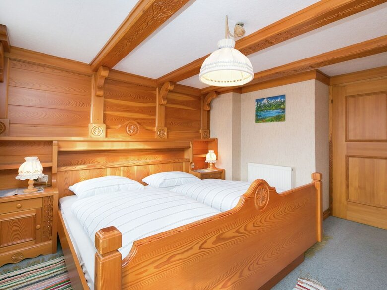 Beautiful Mountainside Chalet In K�nigsleiten