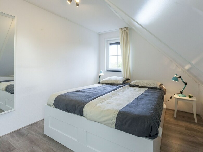 Detached Holiday Home In Wolphaartsdijk With A Small Park