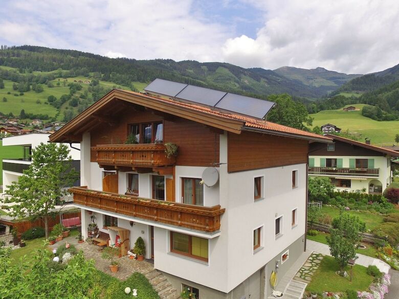 Cozy Apartment In Walchen Austria Near Ski Area