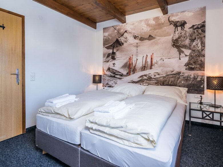 Gorgeous Chalet With Sauna In K�nigsleiten