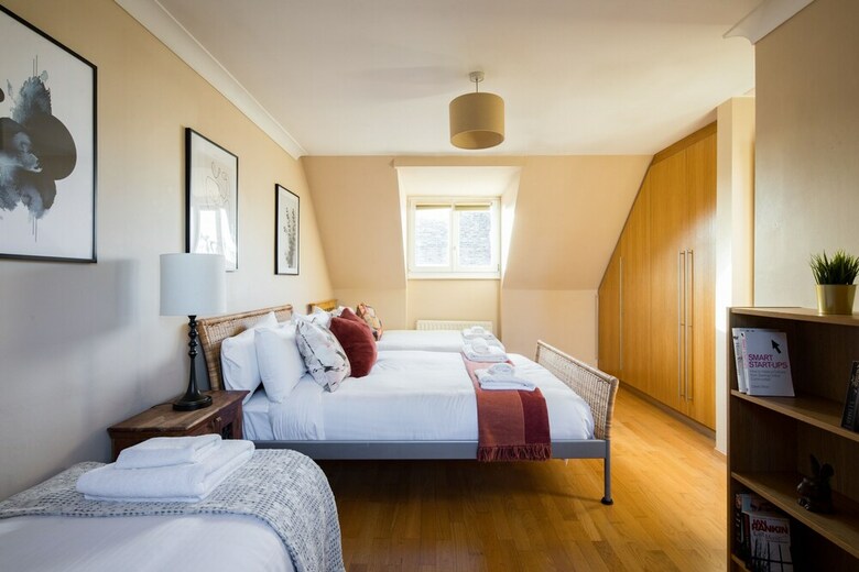 Apartamentos Spacious Two Story House