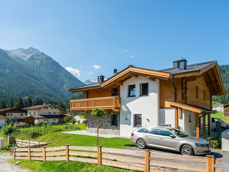 Spacious Holiday Home In Wald Im Pinzgau With Sauna