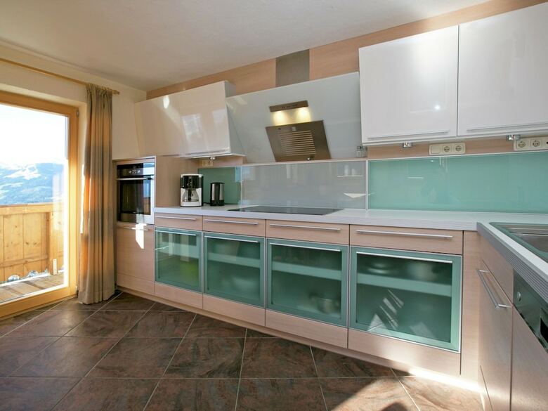 Gorgeous Chalet With Jacuzzi In Tyrol