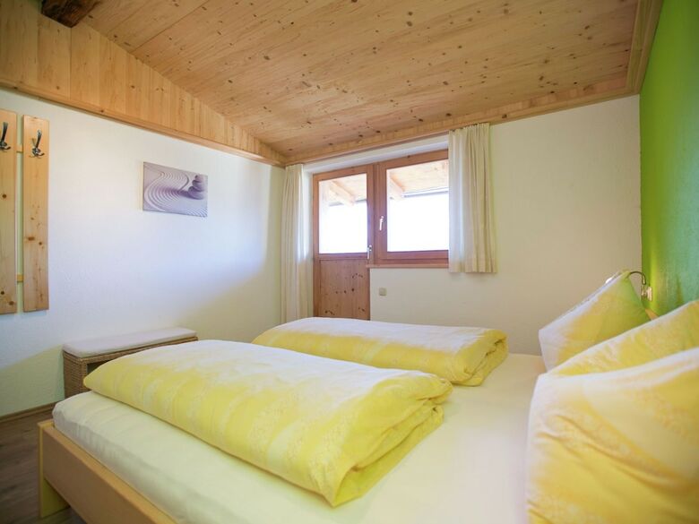 Gorgeous Chalet With Jacuzzi In Tyrol