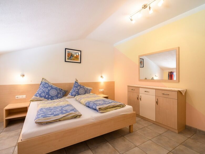 Cozy Mansion In S�ll With Garden