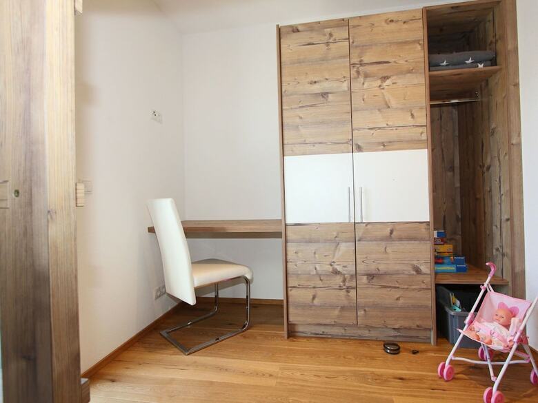 Cozy Apartment With Garden In Wenns