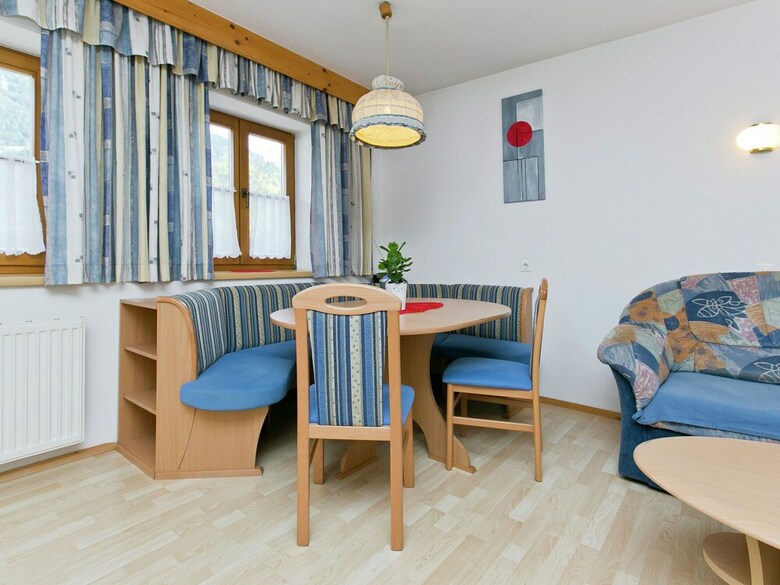 Spacious Apartment In Wenns Near Ski Area