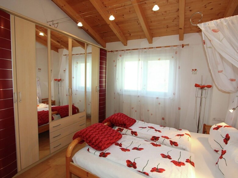 Cozy Chalet With Balcony In Imst