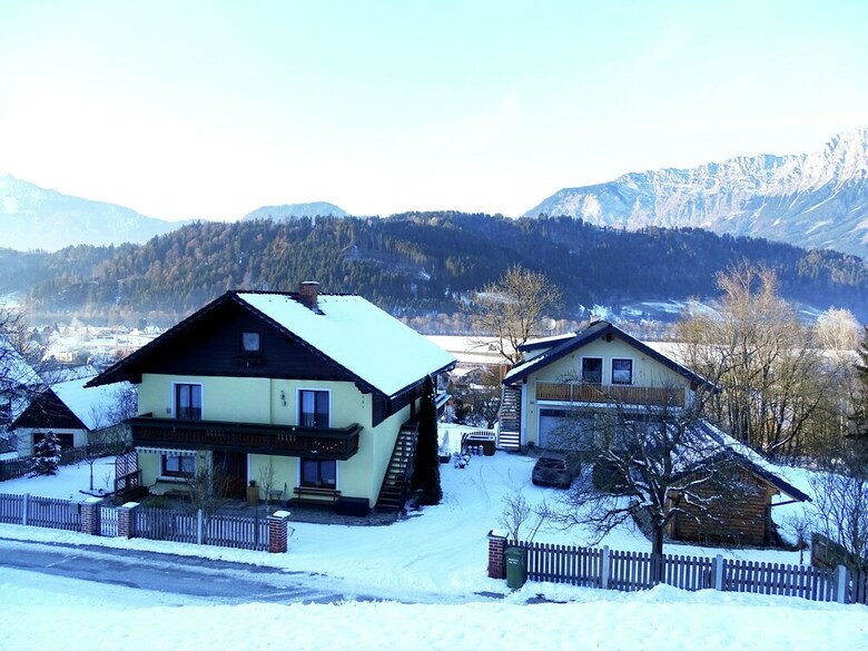 Spacious Apartment In �blarn Near Schladming Ski Area