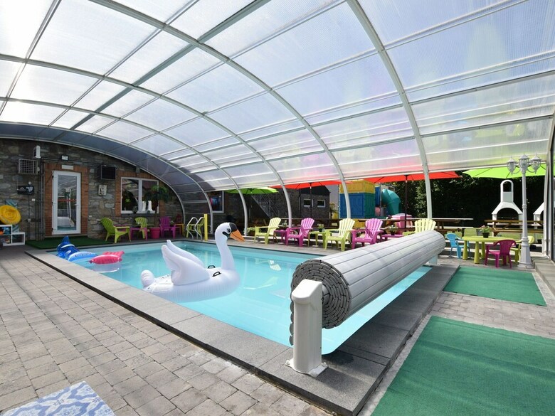 Pleasant Holiday Home With Sauna And Jacuzzi In Courtil