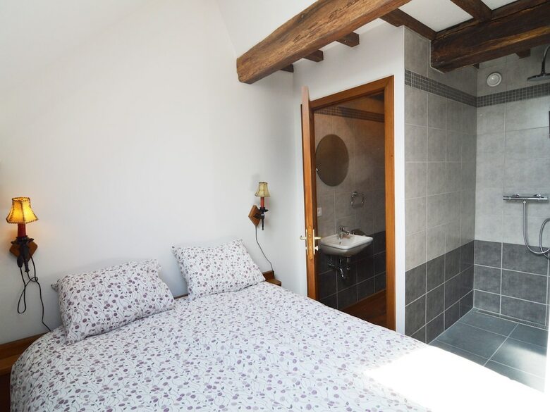 Country Cottage For Groups With A Pool Table And Professional Kitchen