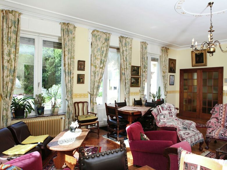 Comfortable Mansion In Doomkerke Near Forest