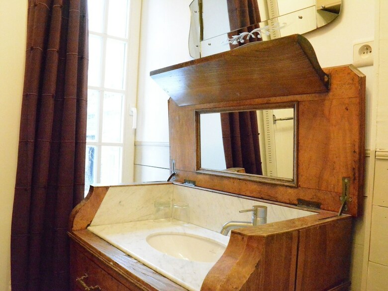 Cozy Holiday Home In Bi�vre With Jacuzzi