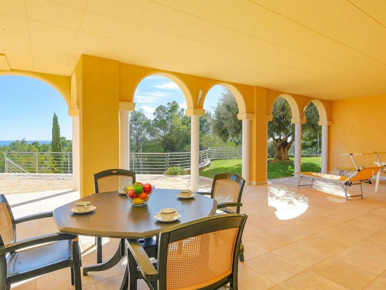 Affluent Villa In Altea With Pool And Panoramic Views