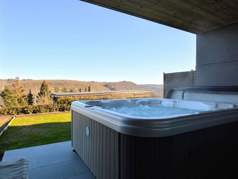 Luxurious Cottage In Awan With Sauna And Jacuzzi