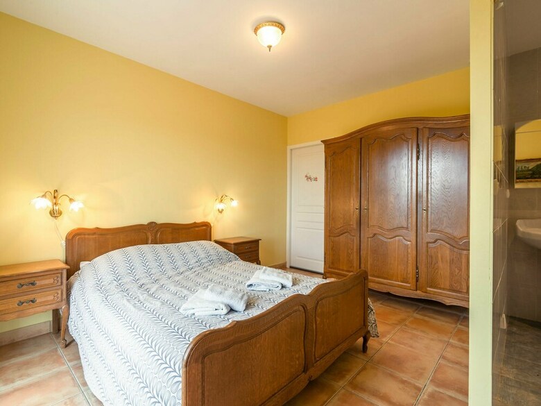 Cozy Villa In Roquebrun With Swimming Pool