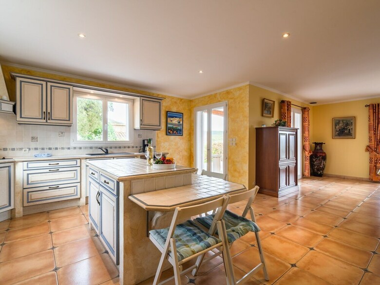 Cozy Villa In Roquebrun With Swimming Pool