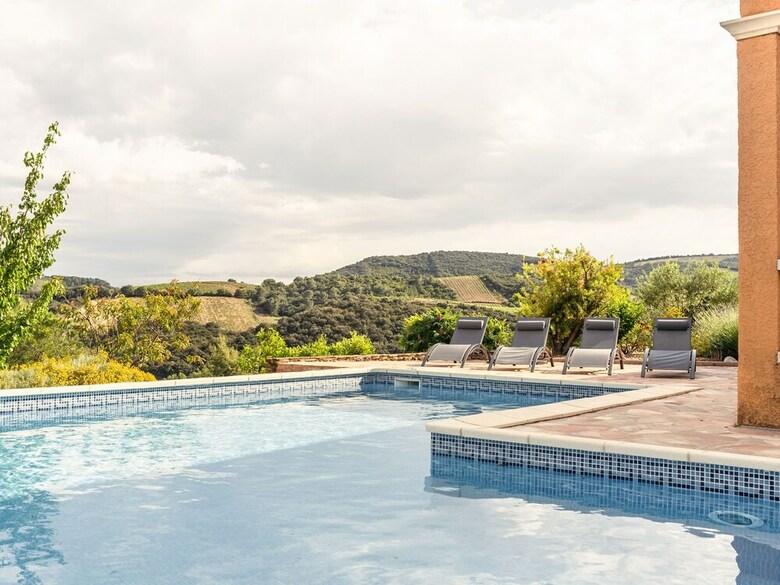 Cozy Villa In Roquebrun With Swimming Pool