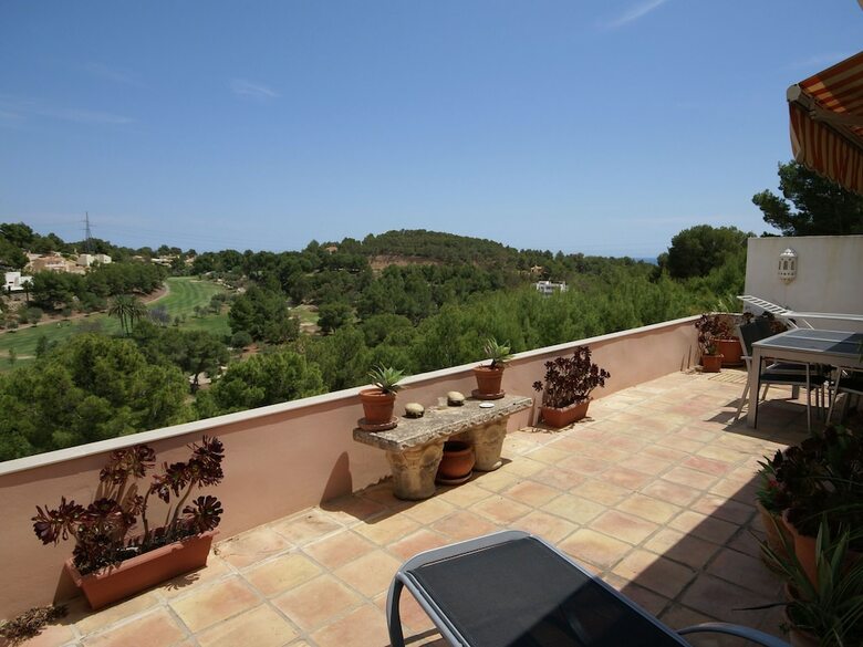 Fantastic Apartment On The Golf Course, Large Terrace And Communal Swimming Pool