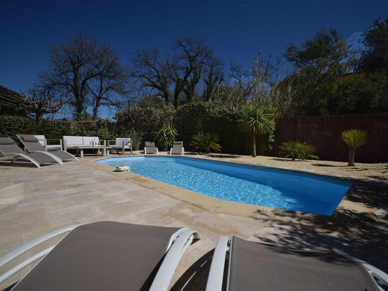 Cozy Holiday Home In Cogolin With Heated Pool