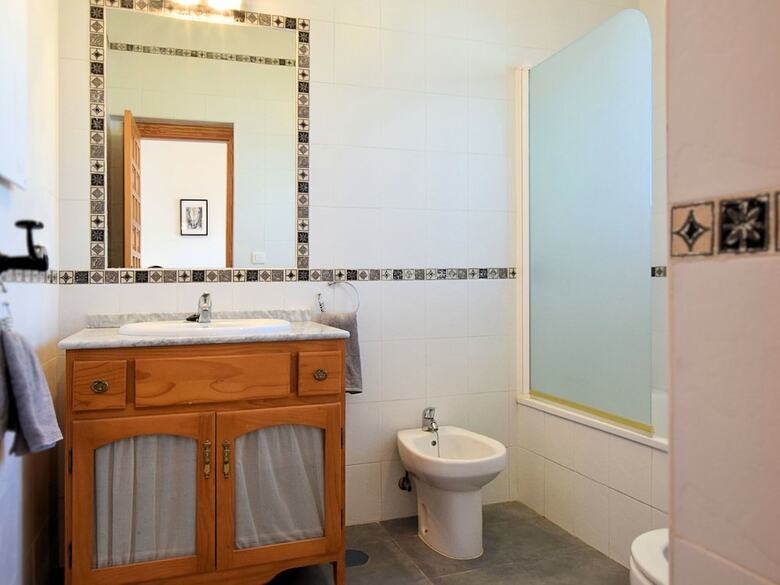 Spacious Villa With Jacuzzi In Arenas