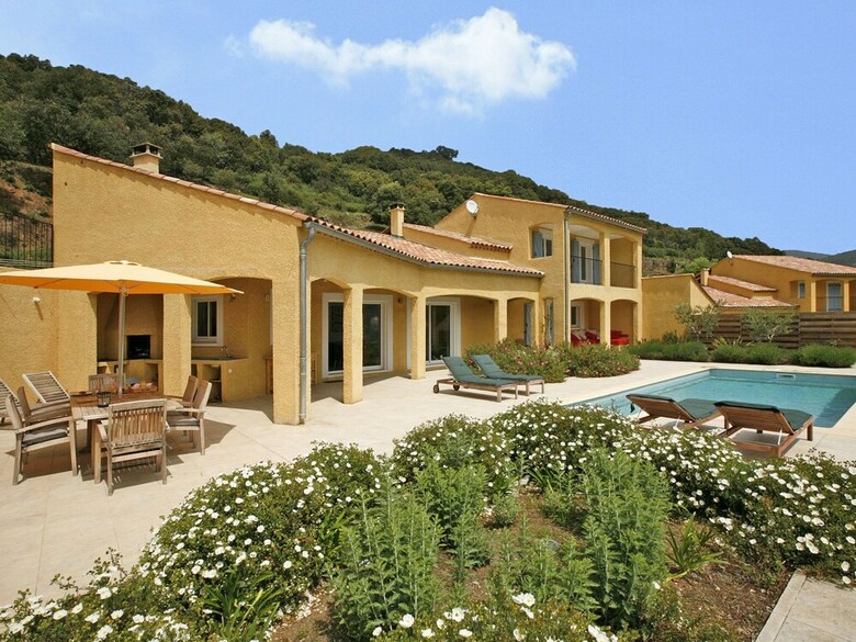 Chic Villa With In Roquebrun Swimming Pool
