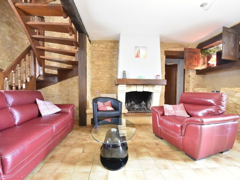 Modern Holiday Home In Besse With Private Pool