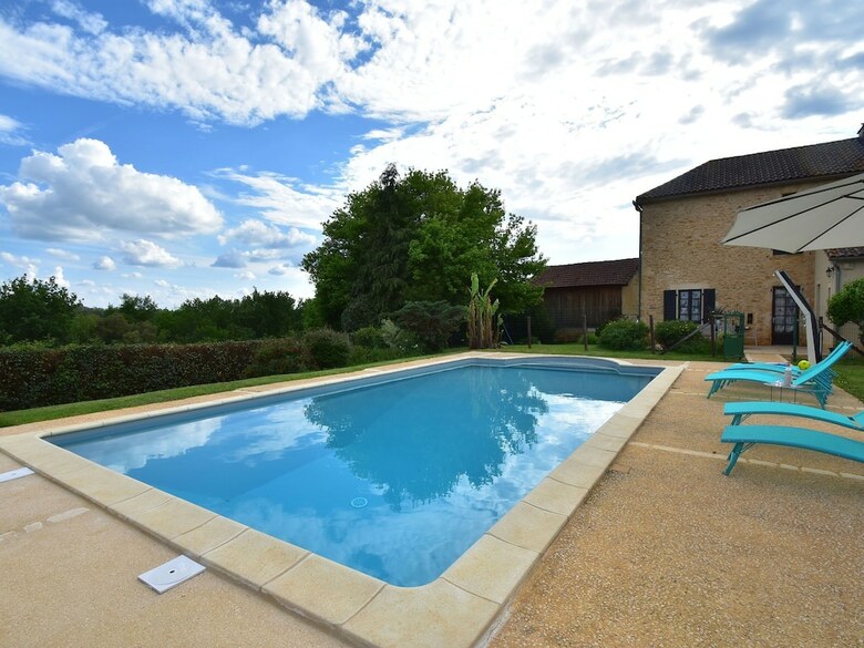 Modern Holiday Home In Besse With Private Pool