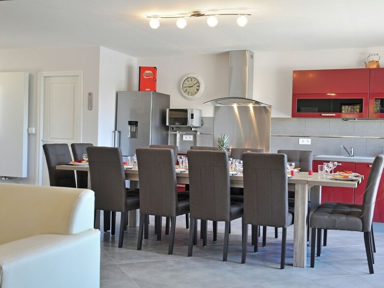 Luxury Villa With Private Pool In Saint-victor-de-malcap