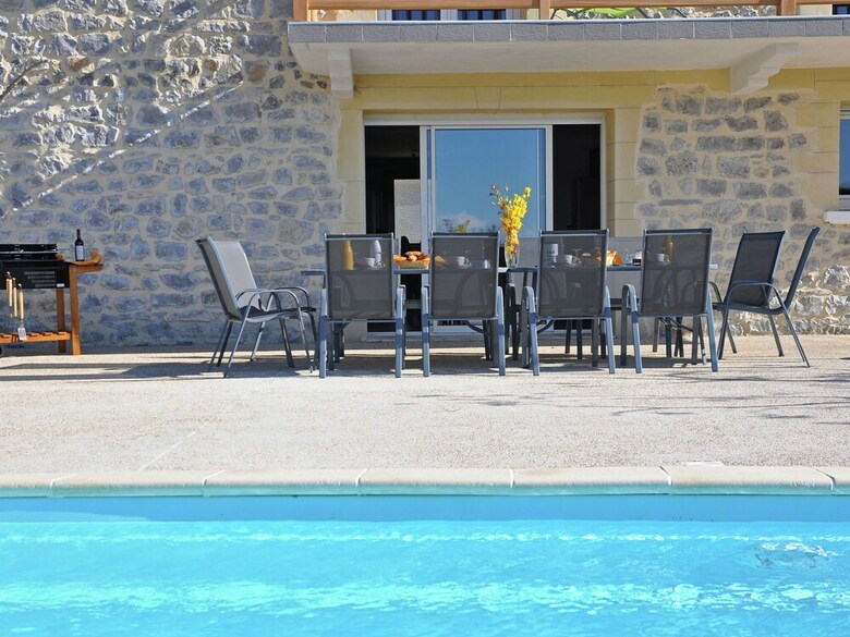 Luxury Villa With Private Pool In Saint-victor-de-malcap