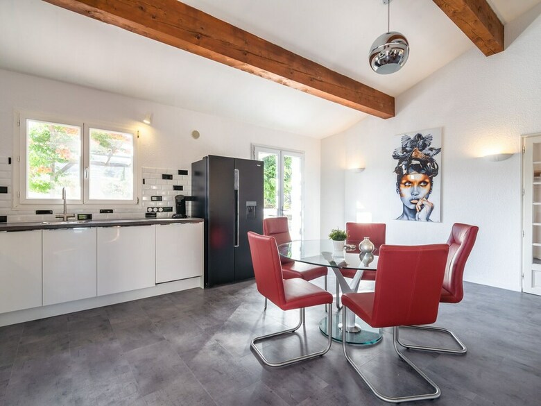 Lavish Villa In Pouzols-minervois With Jacuzzi