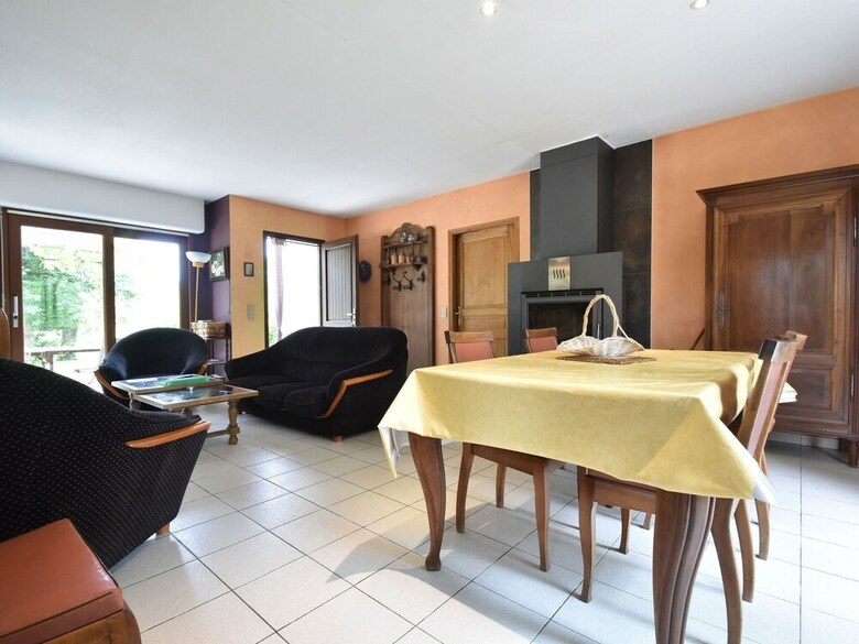 Quaint Bungalow In Pinsac With Swimming Pool