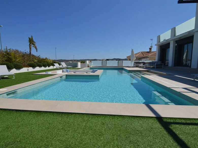 Plushy Villa In Torremendo With Pool And Reservoir Views