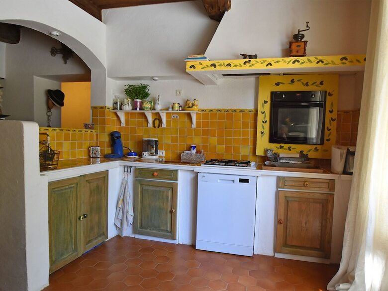 Quaint Holiday Home In Lorgues With Pool