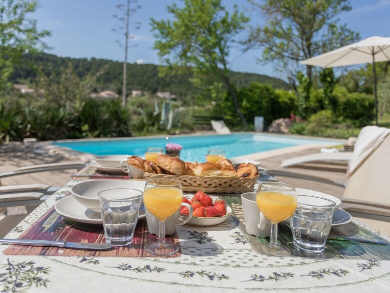 Huge Villa In Montbrun-des-corbi�res With Swimming Pool