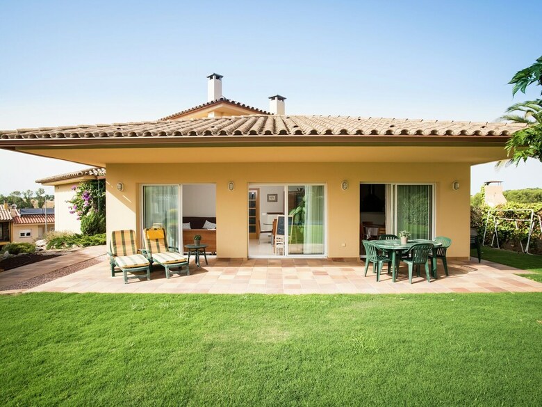 Modern Villa In Les Corts With Pool