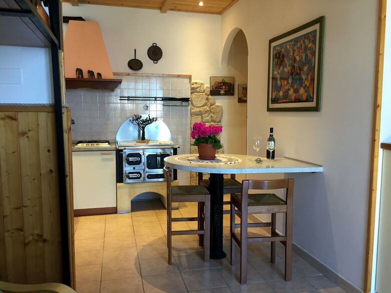 Modern Apartment In Brenzone With Terrace