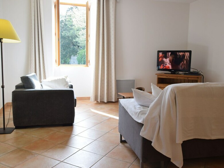 Charming Holiday Home In Montclus With Terrace