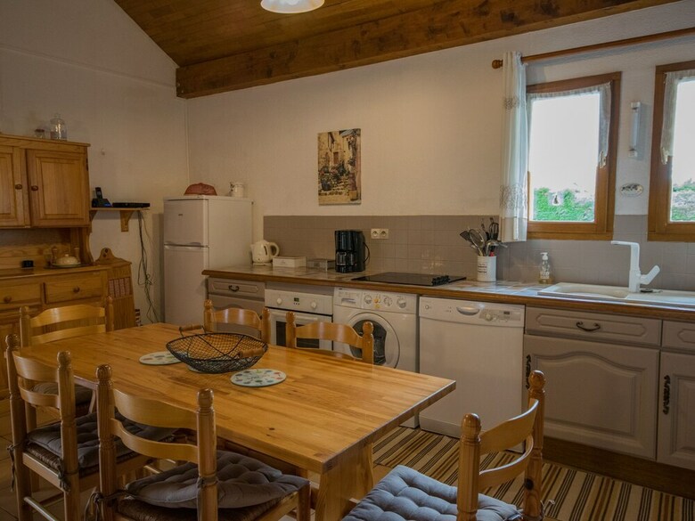 Cozy Villa In Saint-martin-le-redon With Private Pool