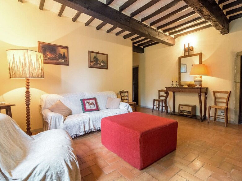 Atmospheric Appartment With Large, Enclosed Garden, Pool And Magnificent View