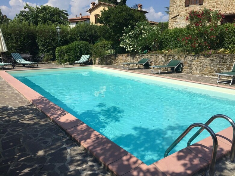 Atmospheric Appartment With Large, Enclosed Garden, Pool And Magnificent View