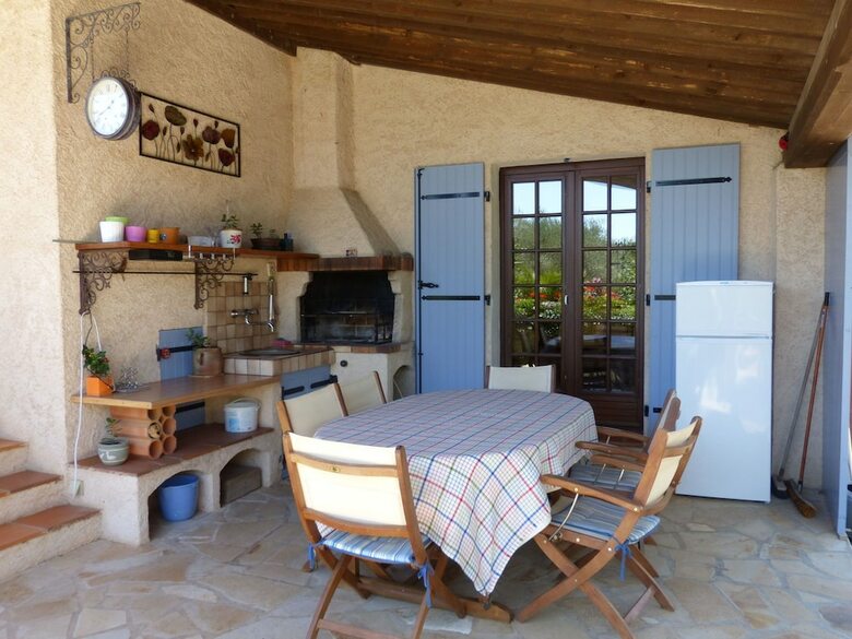 Vintage Holiday Home In Cotignac With Heated Private Pool