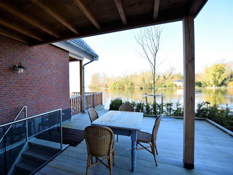 Luxurious Villa With Private Garden In Kaag