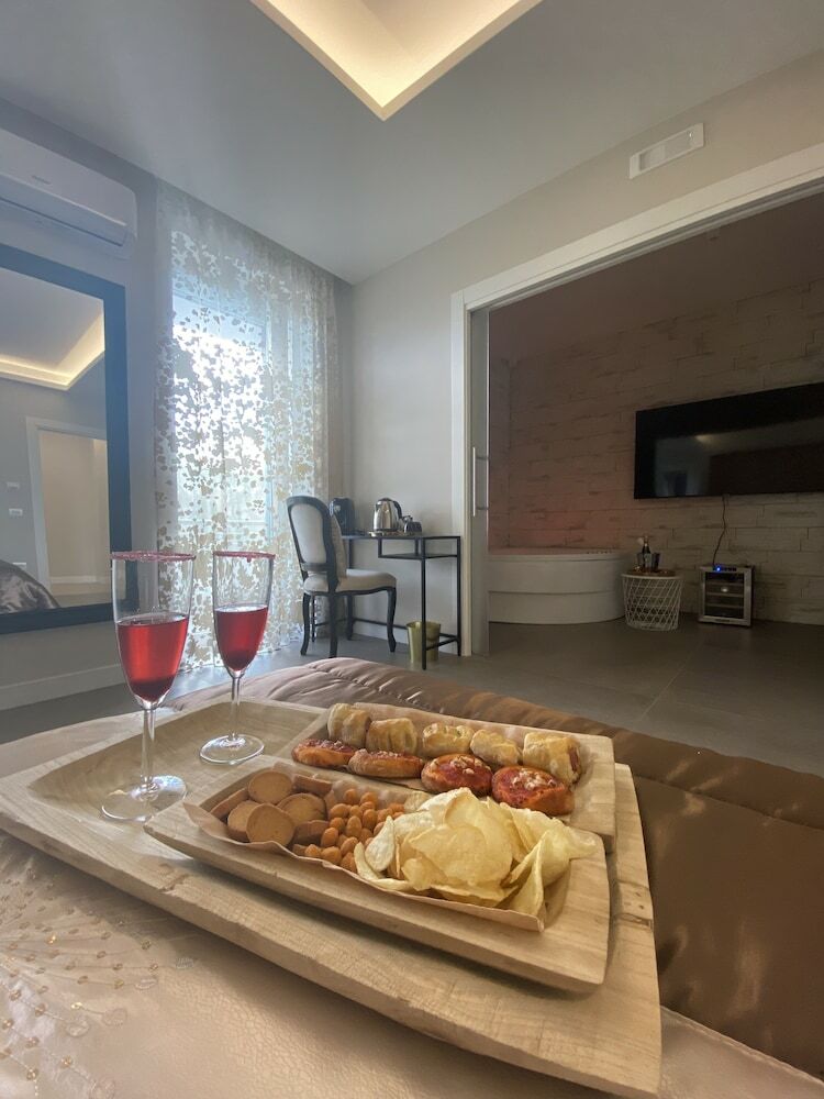 Bed & Breakfast 8 Rooms Hotel
