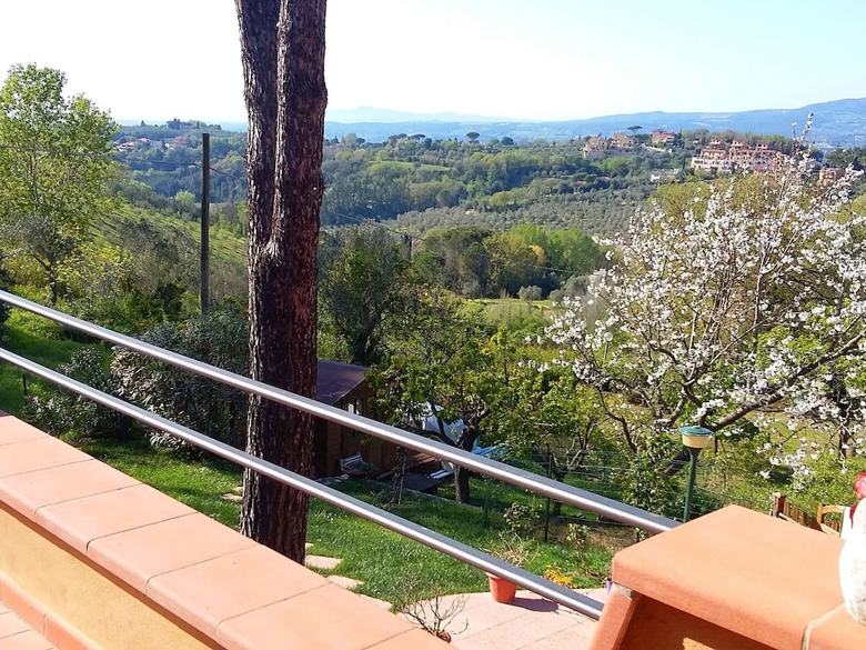 Spacious Holiday Home In Tuscany With Barbecue
