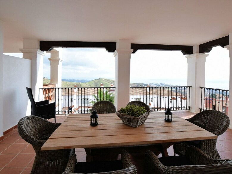 Lux And Modern Apartment With Sea Views And Large Terrace