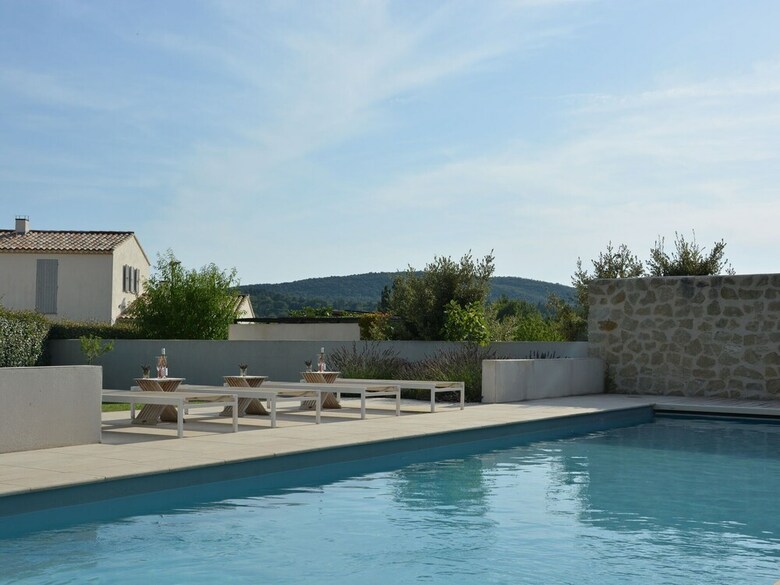 Premium Villa In Malauc�ne With Private Pool