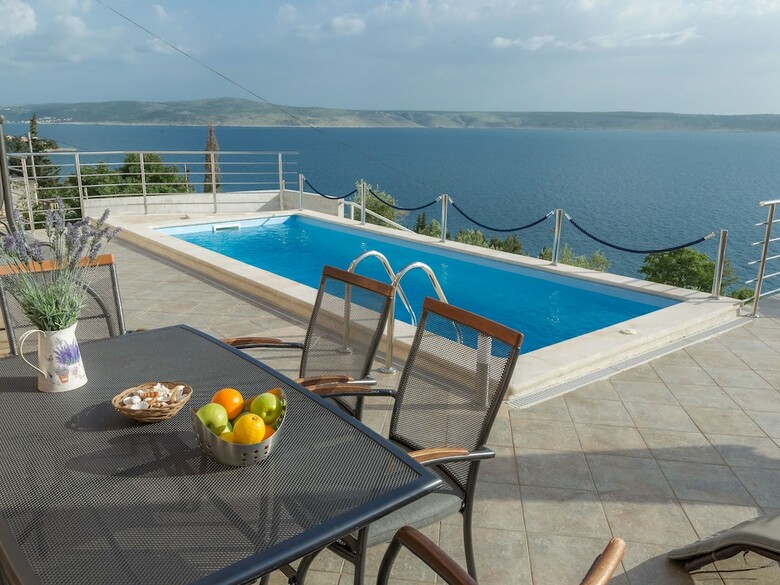 Luxury Apartment With Private Swimming Pool In Starigrad